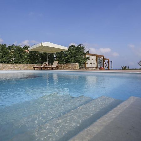 Ameadros Resort Mantzavináta Exteriör bild