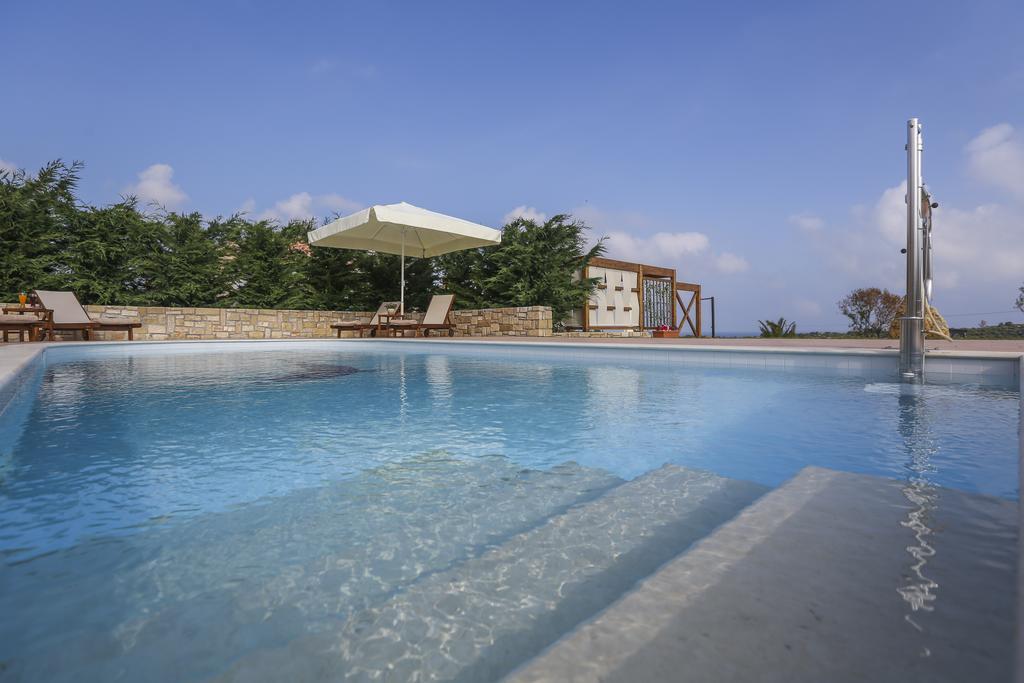 Ameadros Resort Mantzavináta Exteriör bild