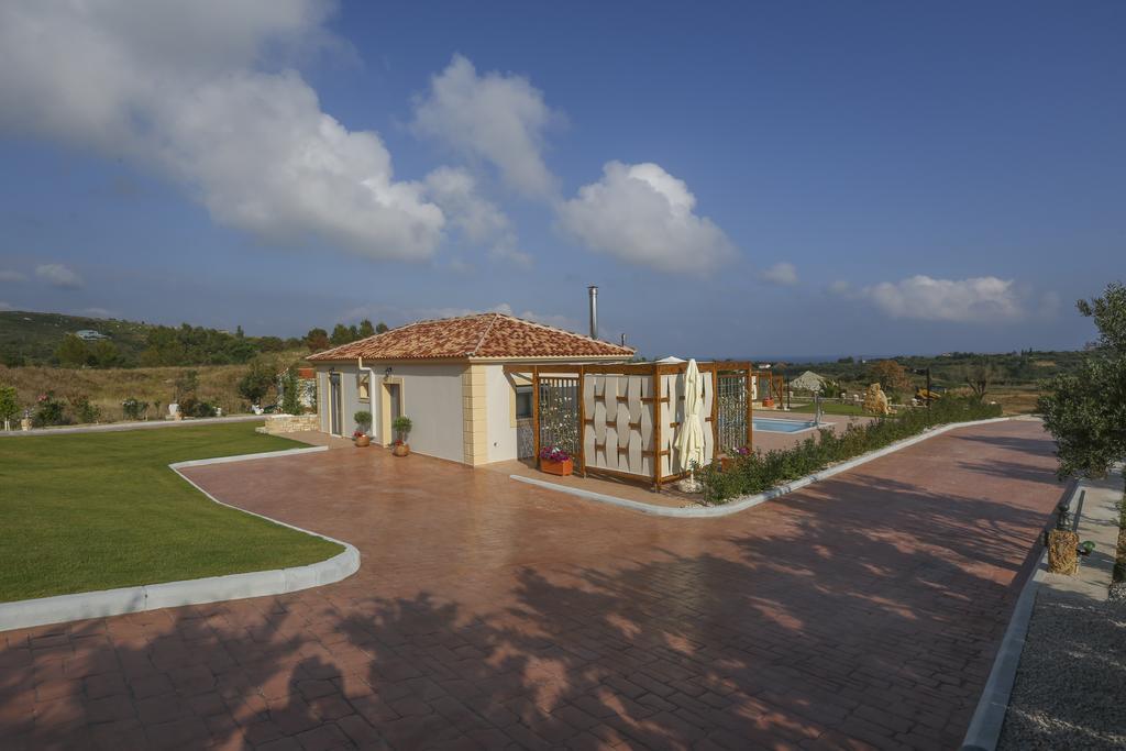 Ameadros Resort Mantzavináta Exteriör bild